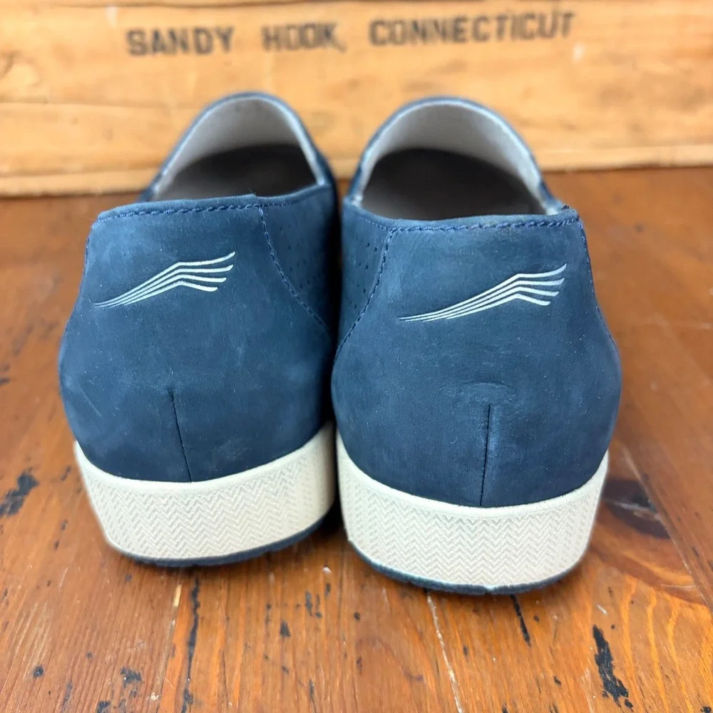 Dansko Honor Navy‎ Mens US 7 EU40 Perforated Leather Slip On Sneakers 4712757575